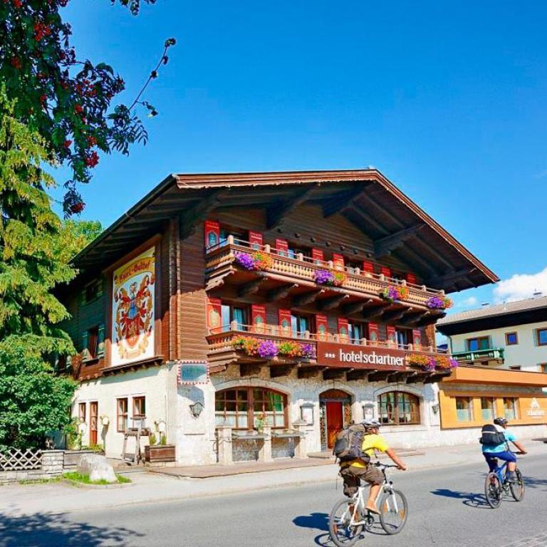 Hotel Schartner, Altenmarkt, Alpen, Radurlaub, Blumenbalkon, Österreich, Sommerurlaub, Aktivurlaub,