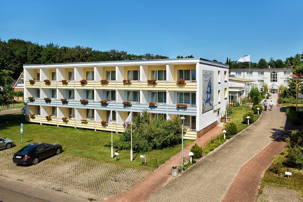 hotel störtebeker, baabe, außenansicht, unterkunft, rügen, hotelgebäude