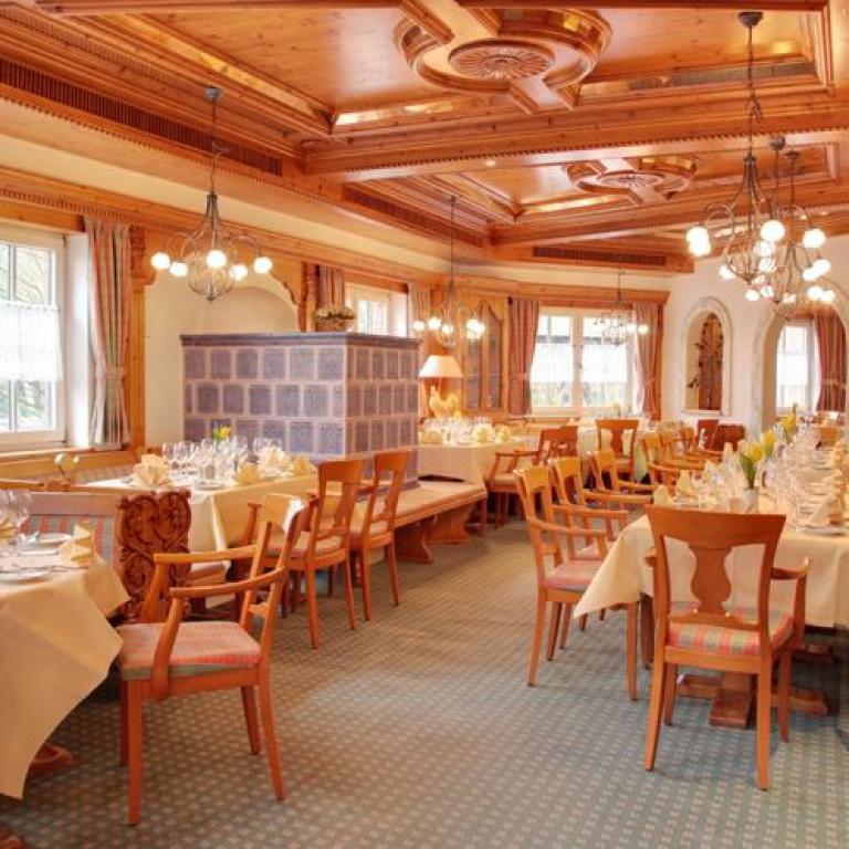 bad hersfeld, speiseraum, restaurant, holzdecke, traditionell, alpenstil, hotel am kurpark,