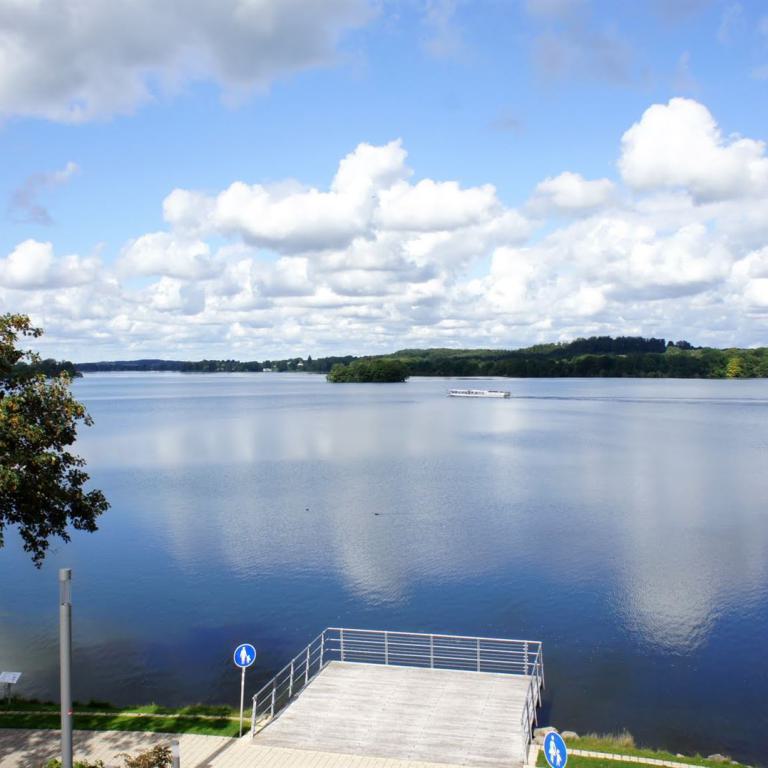 bad malente, dieksee, see, bootsanleger, natur, himmel, wolken, uferpromenade,