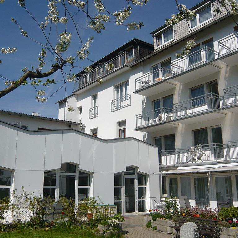 bad neuenahr, hotel, unterkunft, balkon, frühling, ferien, kurhotel, heilbad, wellness, rheinland-pfalz, außenansicht