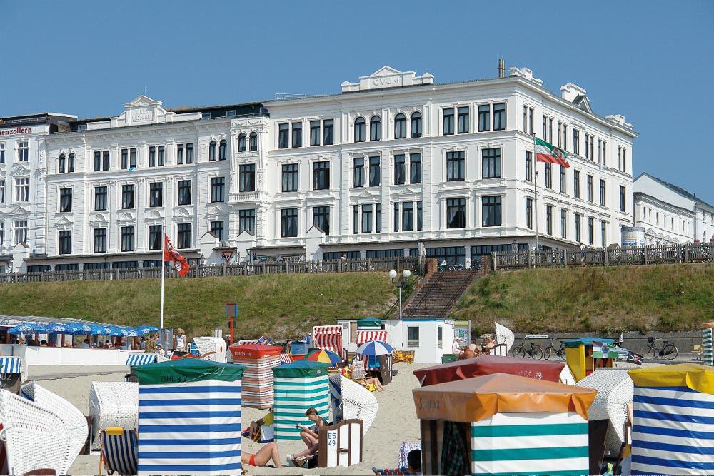 borkum, haus victoria, strand, strandkörbe, meer, nordsee, urlaub, sommer, architektur, historisches gebäude