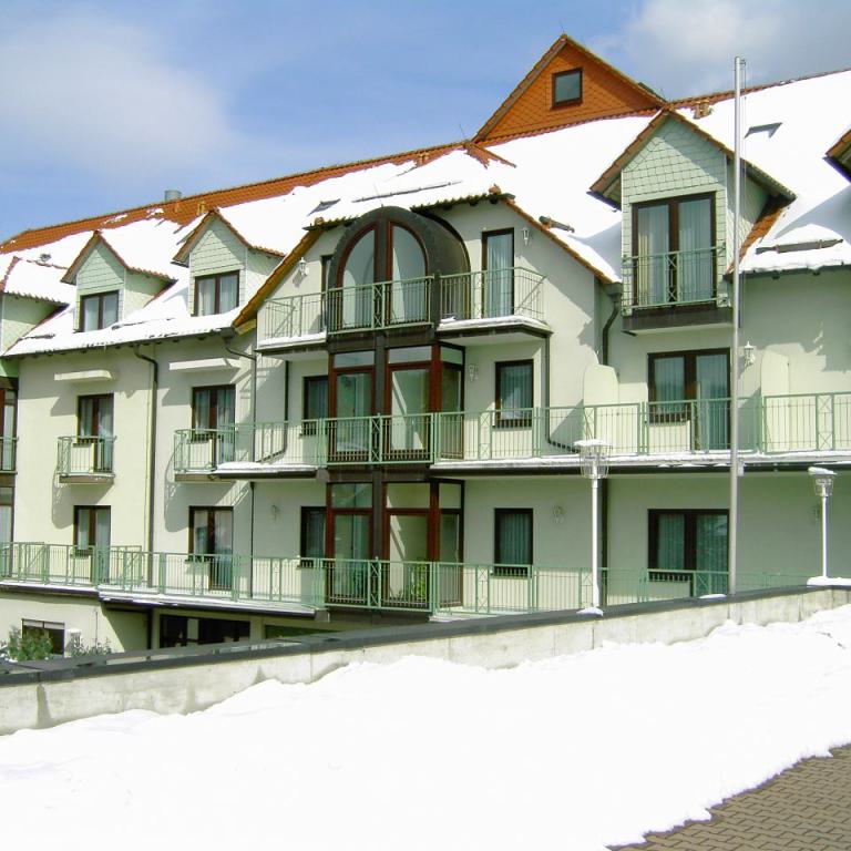 brotterode, hotel, winter, schnee, gebäude, unterkunft, urlaub, thüringer wald, balkon, fassade