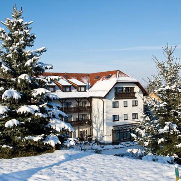 hotel, außenansicht, fassade, balkon, eingang, unterkunft, urlaub, seniorenreise, stadtlage, traditionell