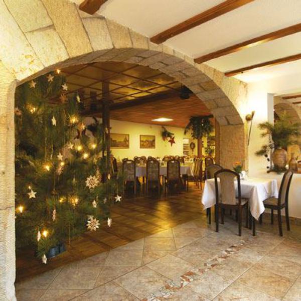 hotel, außenansicht, eingang, fassade, stadt, unterkunft, urlaub, seniorenreise, tradition, hotelgebäude