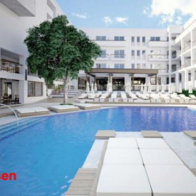 kreta, hotel, atrium, pool, außenbereich, liegestühle, palmen, griechenland, urlaub, seniorenreise