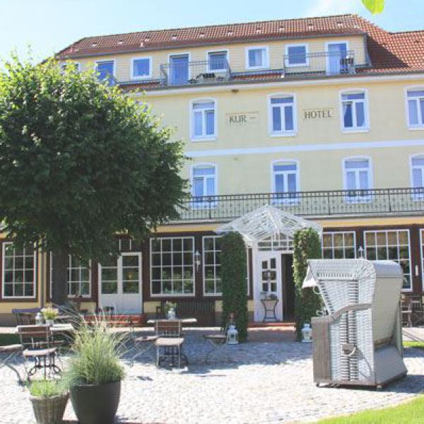 kurhotel, steenbock, außenansicht, hotel, balkon, ostsee, unterkunft, kururlaub, urlaub, seniorenreise