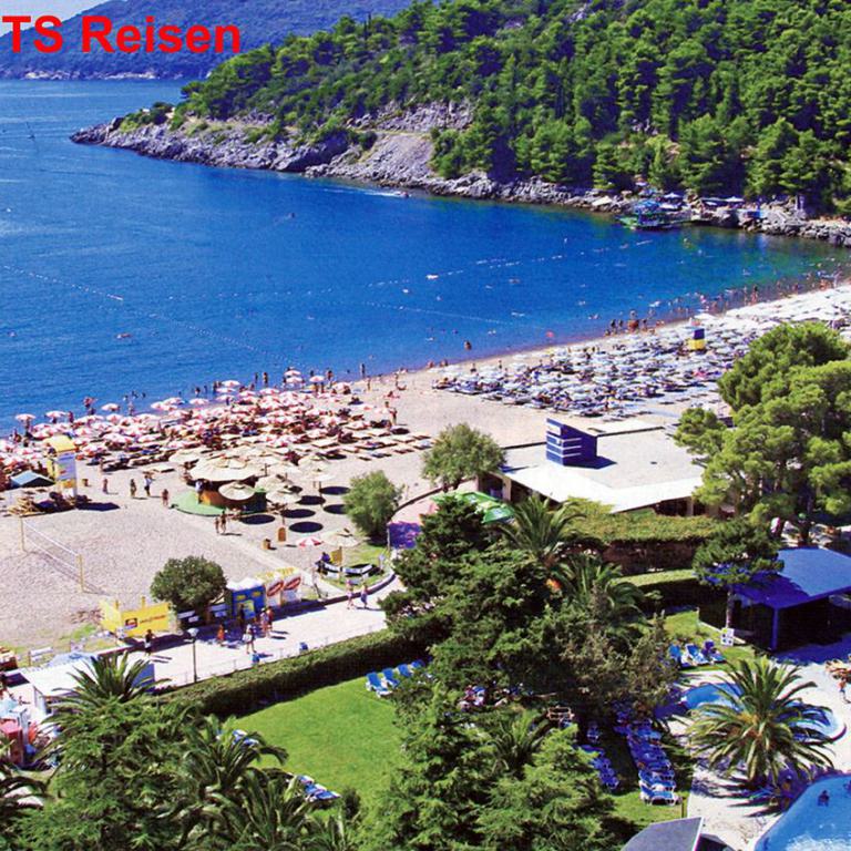 montenegro, strandhotel, awo, seniorenreisen, meer, adria, urlaub, erholung, hotelanlage,
