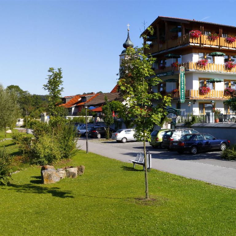 windorf, donau, altwasser, hausansicht, niederbayern, bayerischer wald, altwasser, uferpromenade,