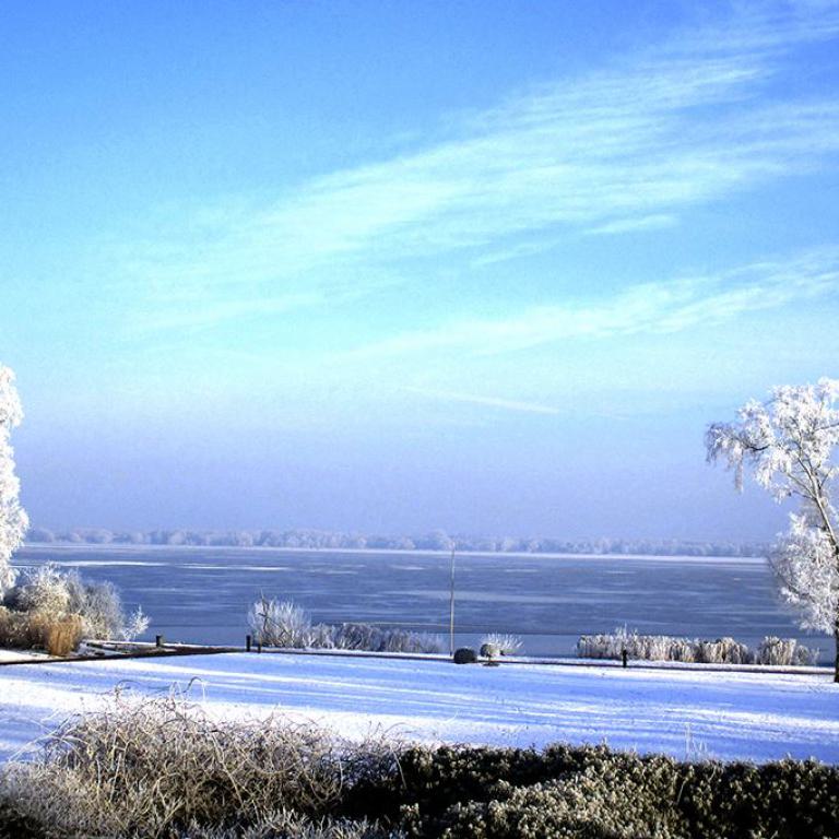 zugefrorener See, Schnee, Eisschicht, Natur, Winterlandschaft, Ammerland